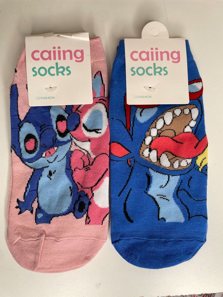 Media personaje caiing socks