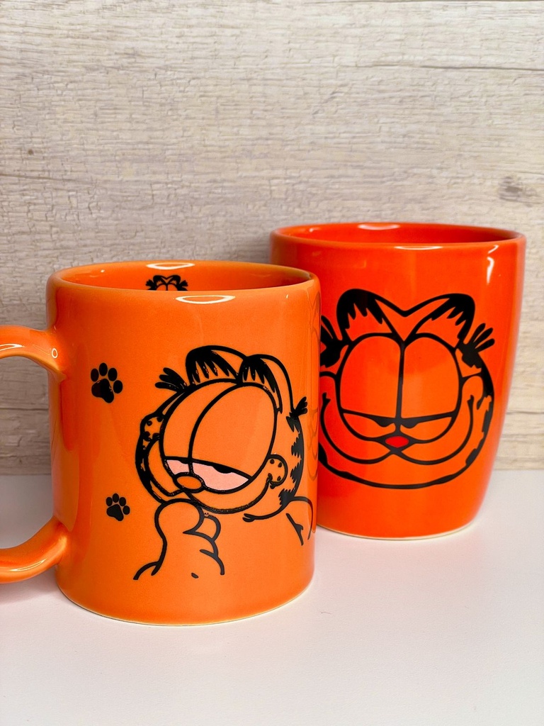 Taza garfield