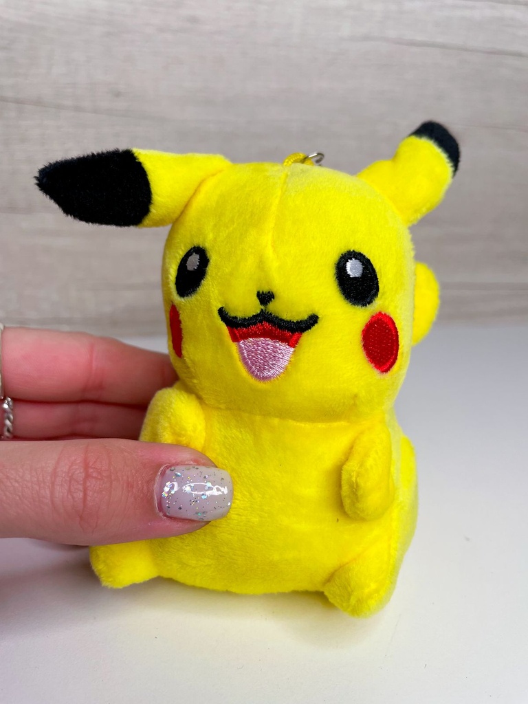 Llavero de peluche pikachu