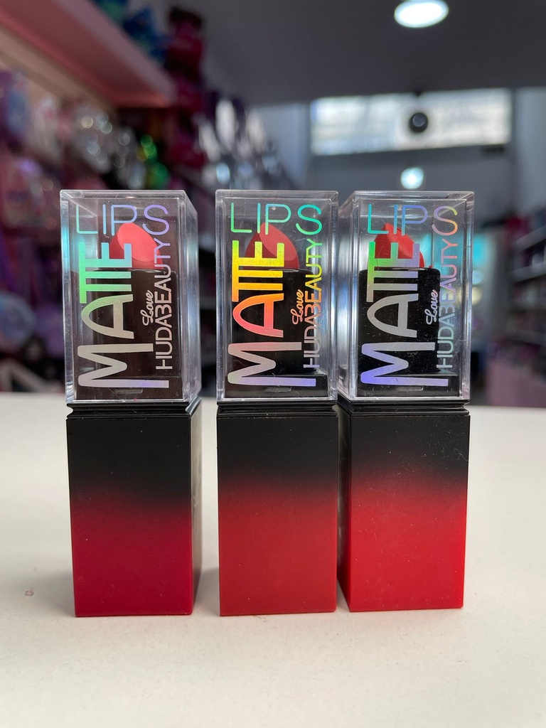 Labial matte