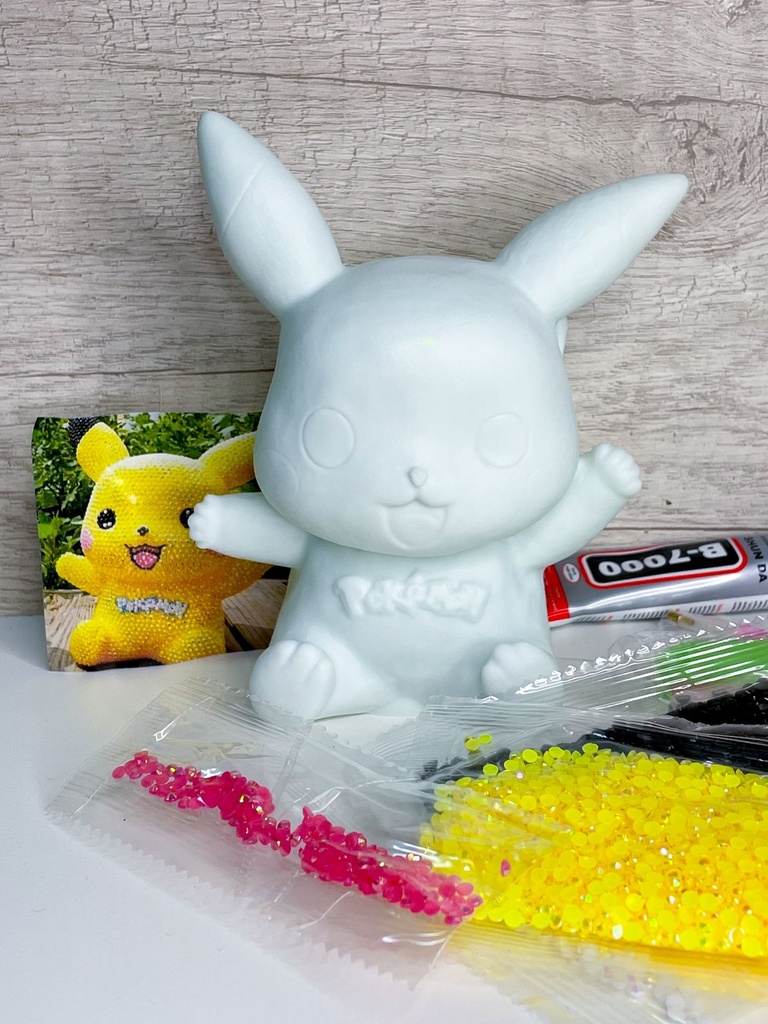 Muñeco strass alcancia pikachu